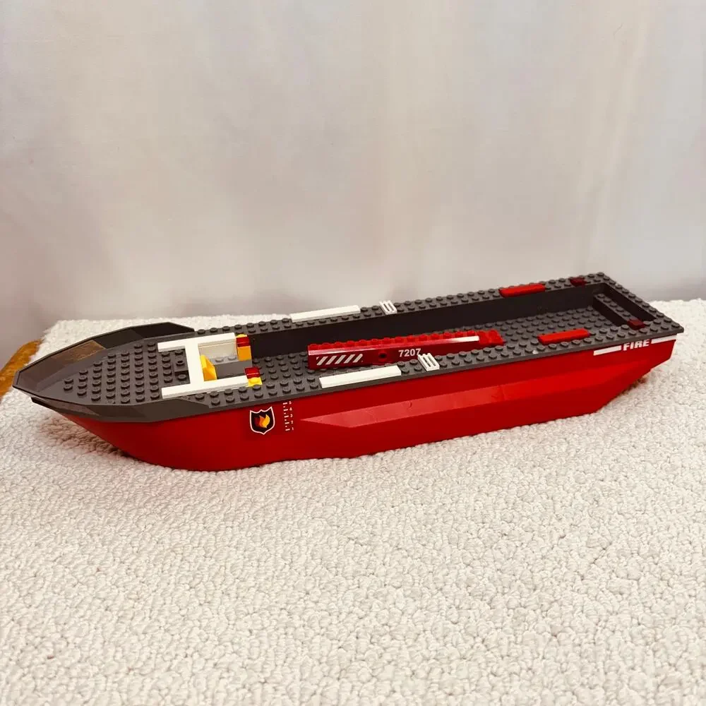 LEGO 7207 Red Hull &  Gray Top City Fire Boat Replacement 16